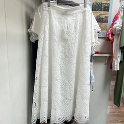 AZI white lacy skirt