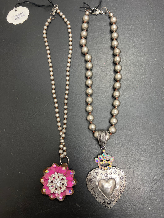 Pendant necklaces