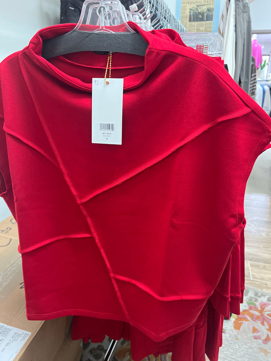 Isle energy red Ada top
