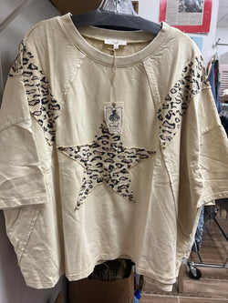 Easel leopard star top