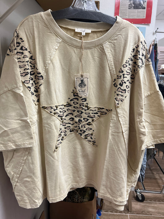 Easel leopard star top