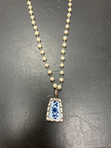 Pendant necklaces