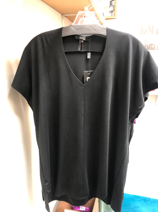 Lior black vneck