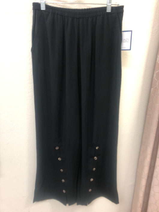 Fridaze black button pant